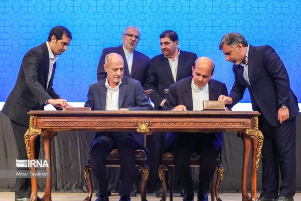 Iran Awards Critical Oil Projects To Inexperienced Domestic Firms