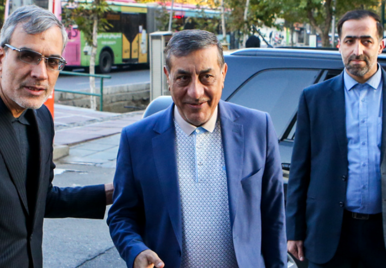 مساعد الرئيس الإيراني: همّ المواطنين الأول المعيشة وليس السياسة 