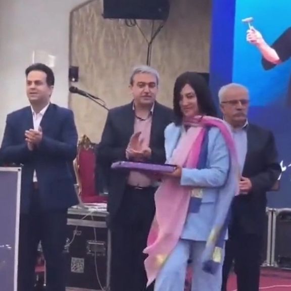 خبرگزاری فارس: فاطمه رجاییراد به دلیل رعایت نکردن حجاب اجباری به دادستانی آمل احضار شد