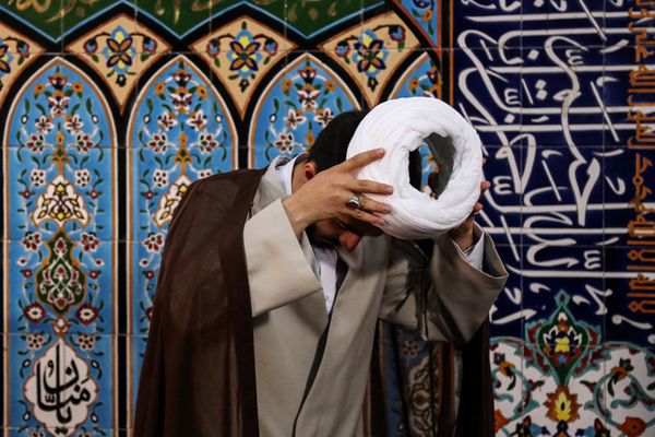 مقام حوزه علمیه: دشمن برای نفوذ در حوزه علمیه بودجه اختصاص داده