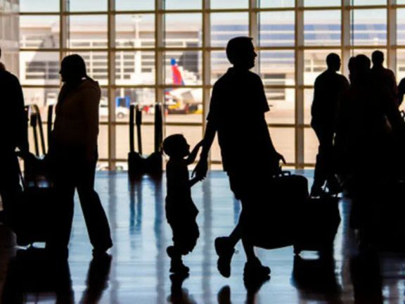 موجة جديدة من هجرة المجتمع الطبي في إيران من الخريجين إلى الأساتذة المتمرسين ومديري الصحة