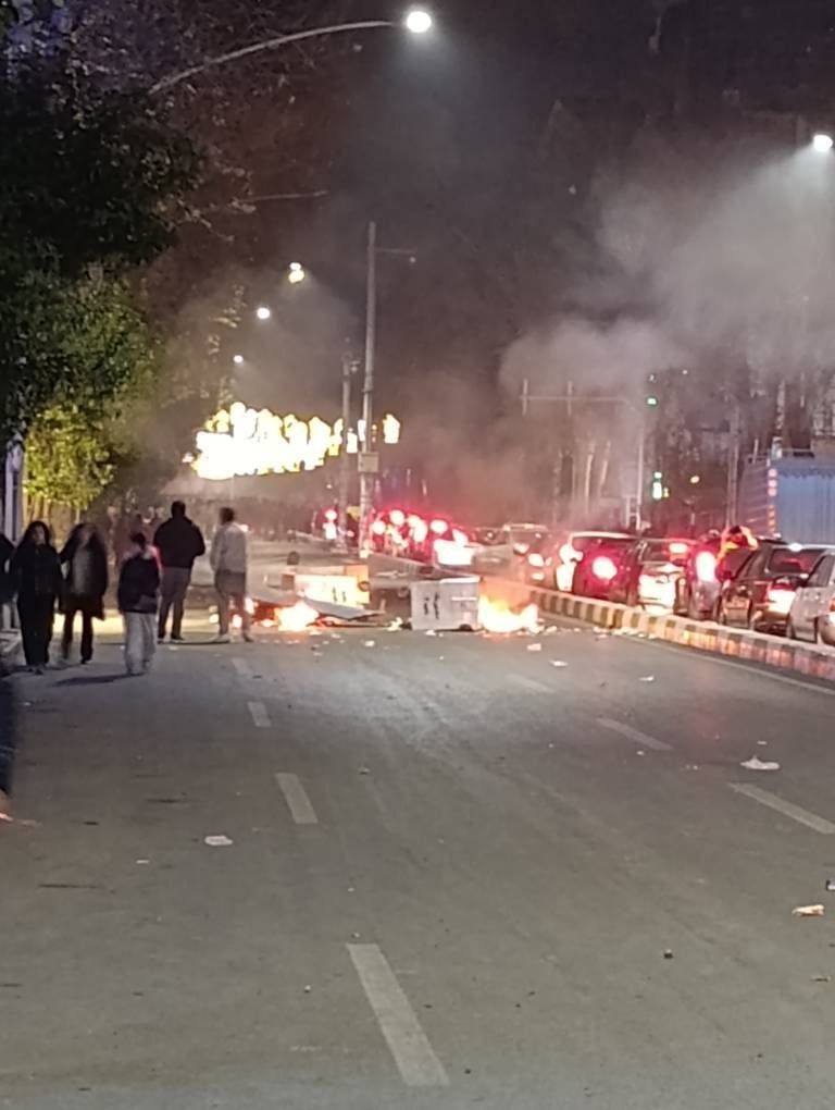 شاهد عيان: قوات الأمن الإيرانية أطلقت النار على المتظاهرين من أسطح المستشفيات في "جرجان"