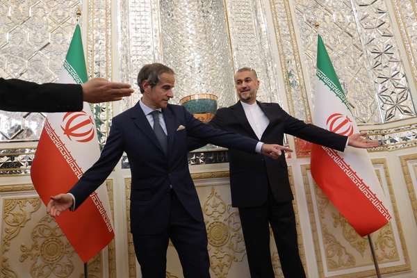 IAEA Chief Arrives in Iran Hoping to Bolster Confidence with Tehran