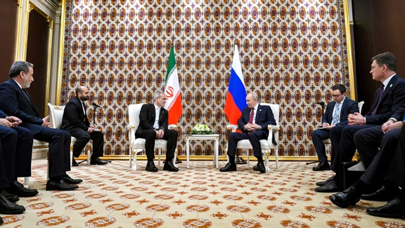 پوتین: از جمهوری اسلامی در موضوع هستهای حمایت میکنیم