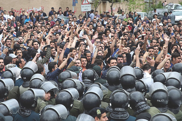 مسؤول إيراني: الاحتجاجات الشعبية قادمة وحتمية.. لكن توقيتها غير معلوم