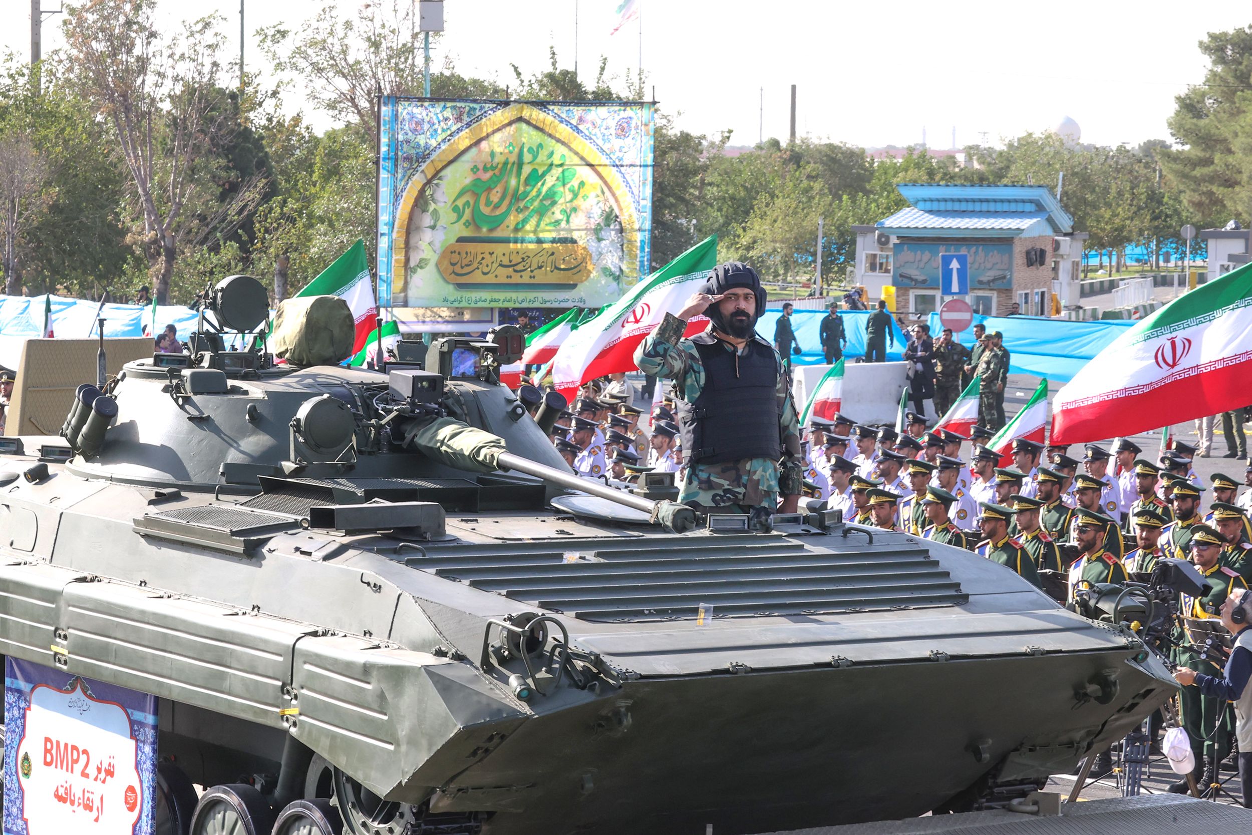 الحرس الثوري الإيراني: إلغاء عرض القوات المسلحة في كردستان وهمدان بسبب "التهديدات القائمة"