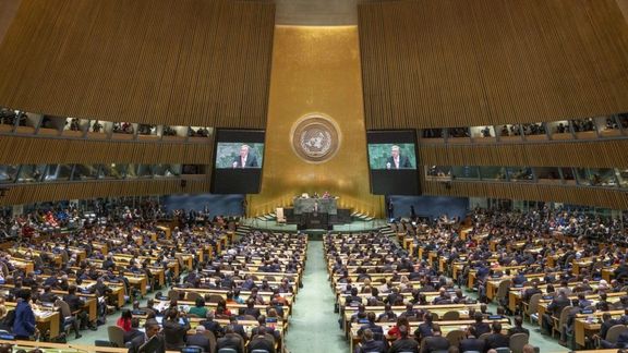 صحيفة إيرانية تحذر من خطر الوقوع في فخ الفصل السابع من ميثاق الأمم المتحدة