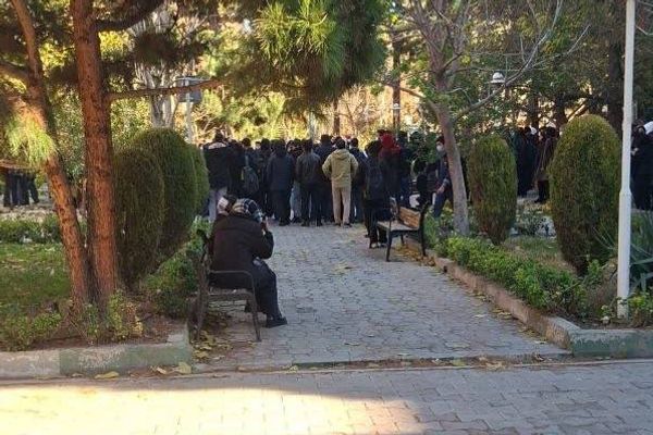 الجامعات الإيرانية تنتفض ضد خامنئي ونظامه