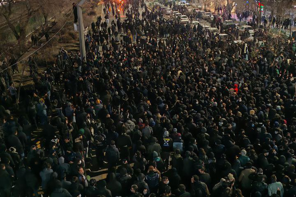 واکنش سپاه به خیزش ملی با فراخوان شاهزاده: این وضعیت قابل پذیرش نیست