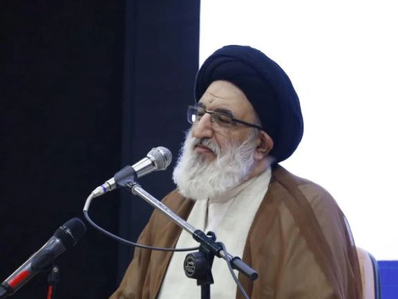 نماینده خامنهای در البرز: صحبت از رفع فیلتر اینترنت در این شرایط سخیف است