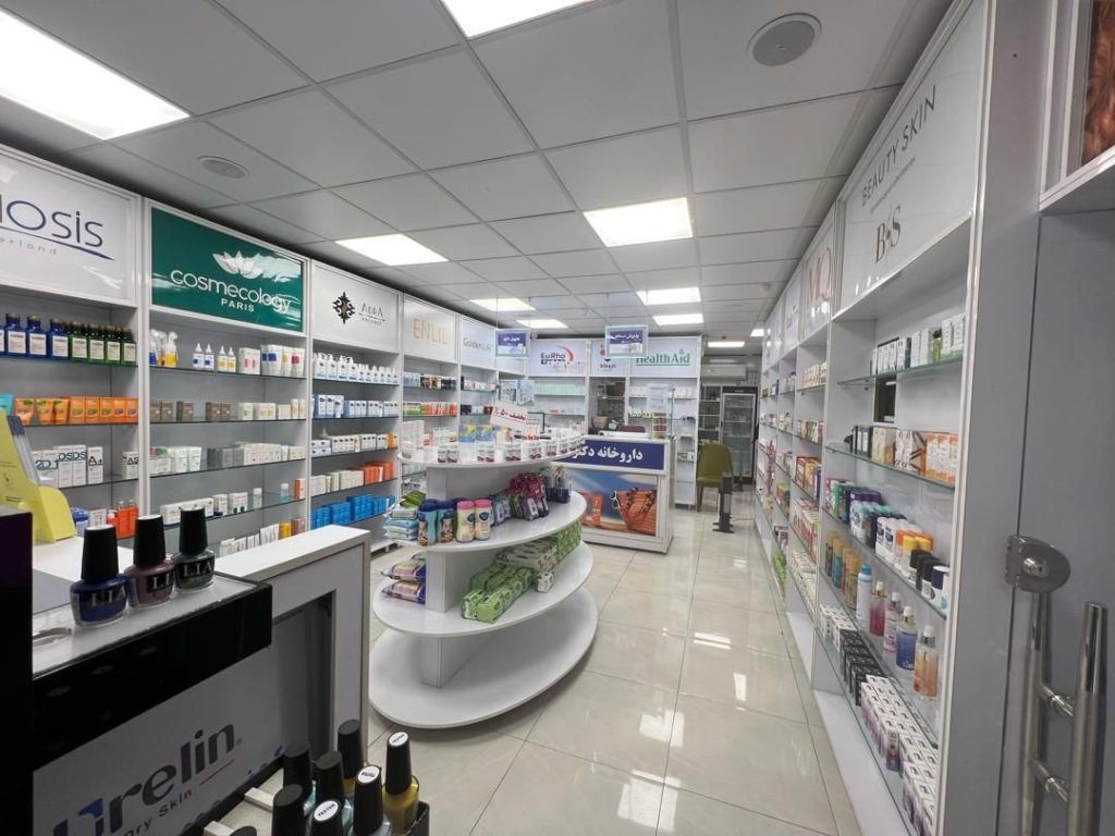 عقب‌نشینی وزیر بهداشت از حذف حمایت‌های دولتی برای تامین دارو