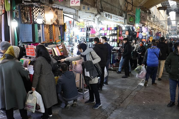 Iran's GDP growth halves despite surge in oil exports