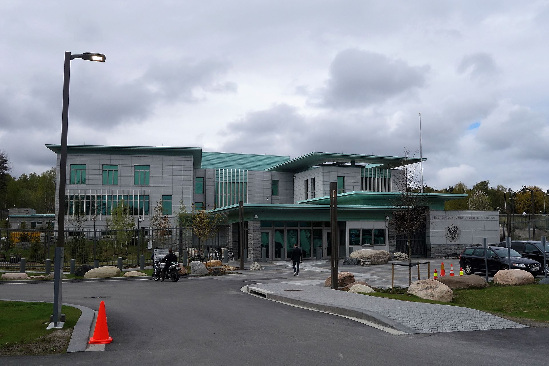 نگهبان سفارت آمریکا در نروژ به اتهام ارتباط با افسران اطلاعاتی ایران و روسیه بازداشت شد