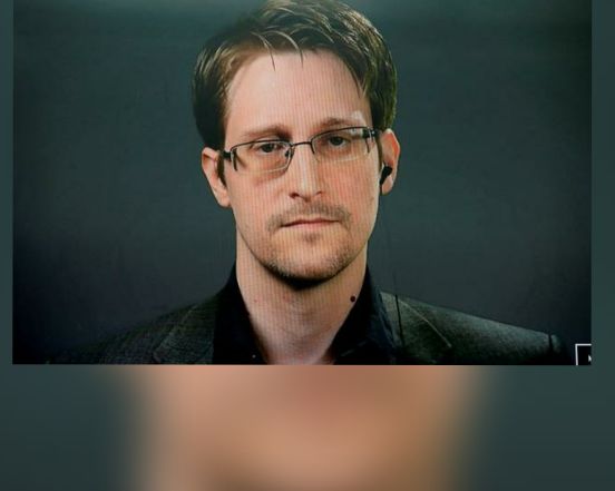 ادوارد اسنودن در توییتی به زبان فارسی نوشت: دیوار موش داره و موش گوش داره