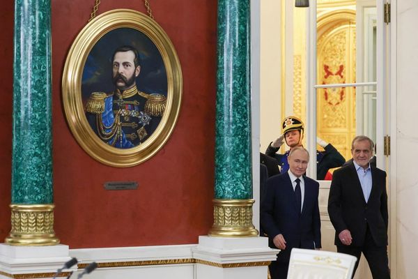 Putin's Tehran-Moscow gas transit plan stirs controversy in Iran