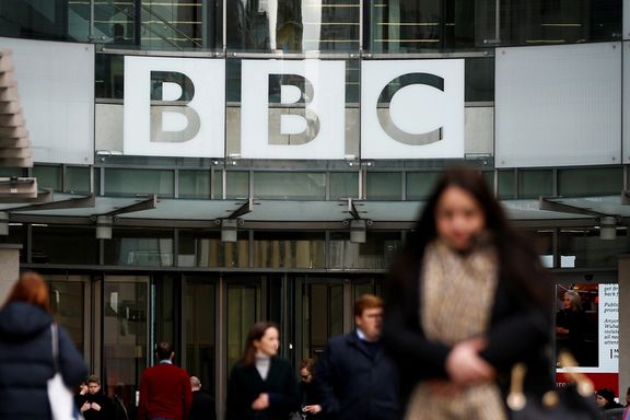 گاردین: شکایت گسترده از بیبیسی به خاطر پوشش وسیع مرگ شاهزاده فیلیپ و قطع باقی برنامهها