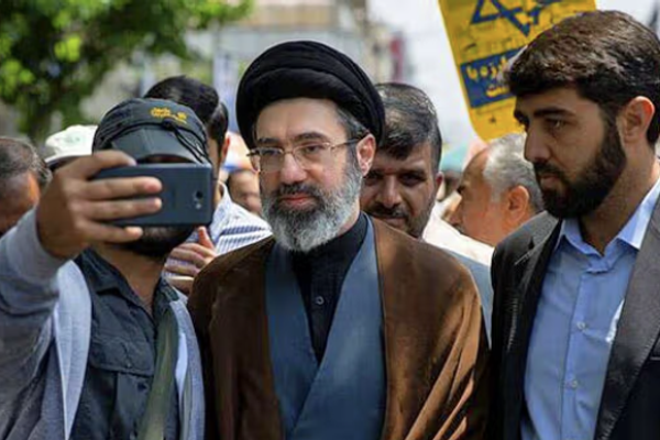 بلومبرگ: مجتبی خامنهای صاحب یک امپراتوری جهانی املاک است