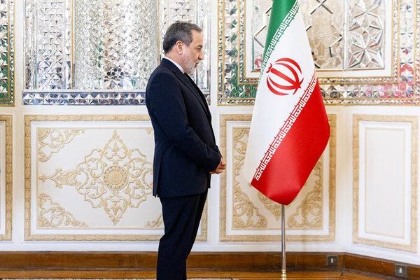 همزمان با آتشبس در لبنان، ویتکاف و عراقچی راهی سوئیس شدند