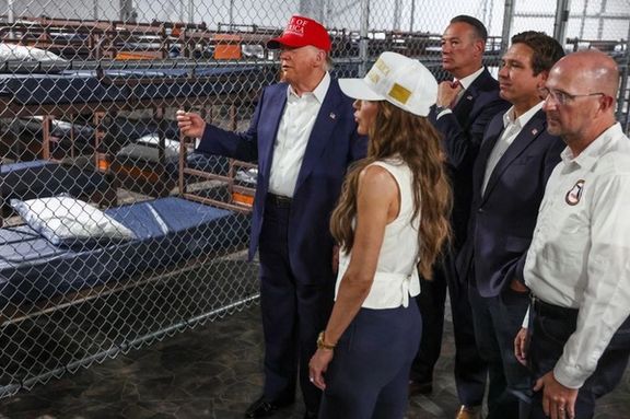 بررسی گرینکارتها از سوی دولت ترامپ، ترس از مجازات جمعی را برانگیخته است