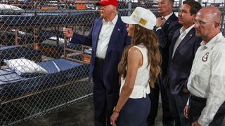 بررسی گرینکارتها از سوی دولت ترامپ، ترس از مجازات جمعی را برانگیخته است