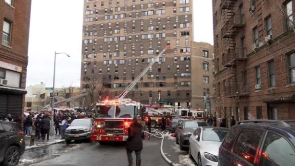 ۱۹ نفر از جمله ۹ کودک در آتشسوزی یک مجتمع مسکونی در نیویورک جان باختند