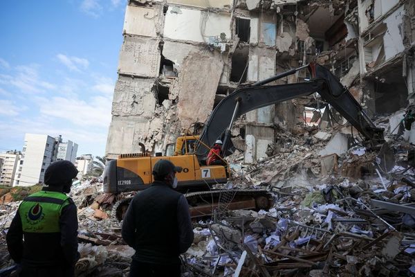 رغم تهديدات المسؤولين الإيرانيين.. إسرائيل تواصل هجماتها على مواقع حزب الله في لبنان