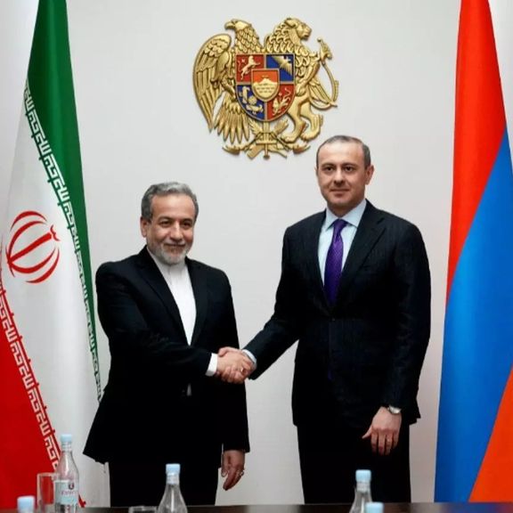 یکی از برنامههای سفر عراقچی، دیدار و گفتوگو با آرمن گریگوریان دبیر شورای عالی امنیت ملی ارمنستان بود.