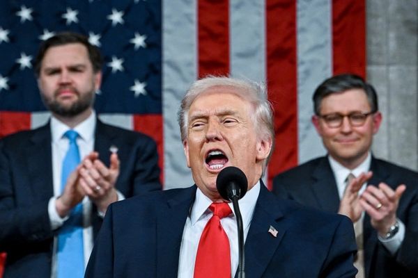 تهدید ترامپ به توقف تسلیح اوکراین در صورت عدم همراهی اروپا در تنگه هرمز