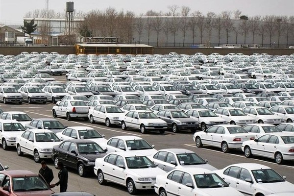 قیمت خودرو ساینا در ایران در ۱۰ سال حدود ۶۰ برابر شده است