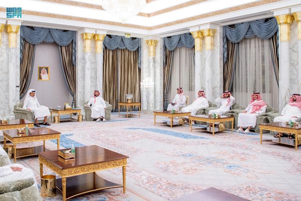 Saudis Watch As Qataris Stand At Crossroads