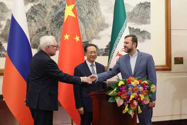 China and Russia back Iran amid renewed US pressure