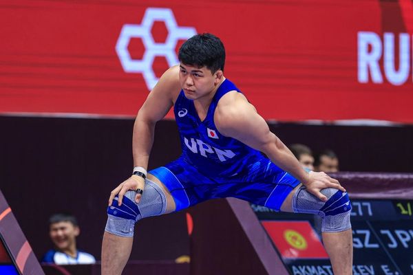 آرش یوشیدا، کشتیگیر ایرانیتبار ژاپن، با پیروزی بر امیرعلی آذرپیرا، قهرمان آسیا شد