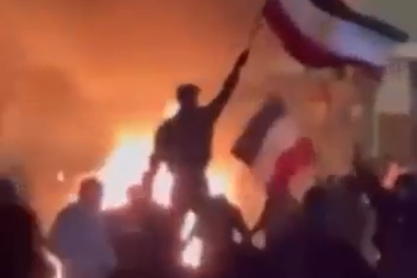 گروگان پیشین سفارت آمریکا در ایران: آمریکا باید به طور کامل از خیزش ایرانیان حمایت کند