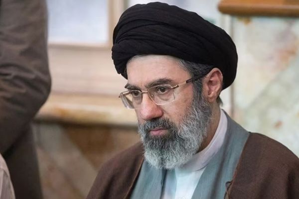 فشار سپاه برای اعلام سریع رهبری مجتبی خامنهای؛ مخالفت برخی اعضا با «موروثی شدن رهبری»