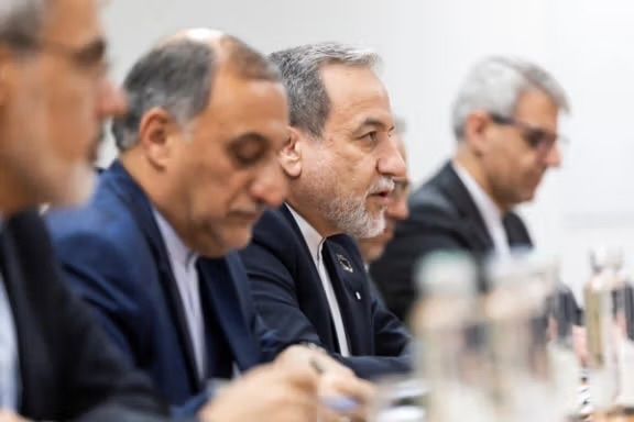 مسؤول أمريكي: طهران قد تقدم مقترحًا مكتوبًا بشأن اتفاق مع الولايات المتحدة