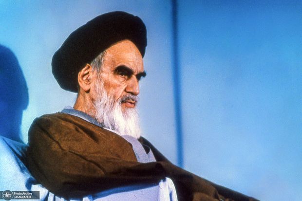 رییس موسسه نشر «آثار امام»: همین الان هم خیلی‌ها عاشق خمینی هستند