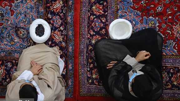 روابطعمومی علومپزشکی قم: افراد ناشناس با شیء نوکتیز چهار آخوند را در قم مجروح کردند