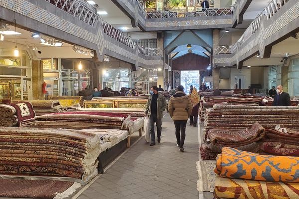 مسؤول إيراني: 11 مبنى بسوق طهران في "وضع بالغ الخطورة" واحتمال إغلاقها بنهاية العام