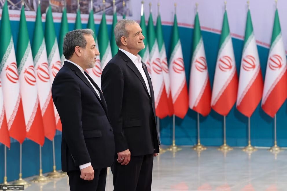 الرئيس الإيراني: طلبتُ من وزير الخارجية السعي لإجراء محادثات مع الولايات المتحدة