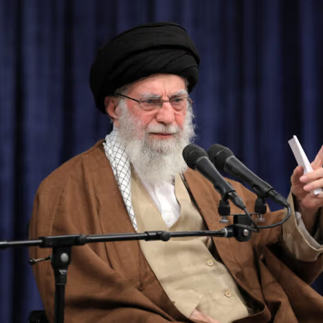 خامنئي: إظهار الولاء للنظام أمر ضروري ويجب عدم تضخيم الخلافات في وجهات النظر