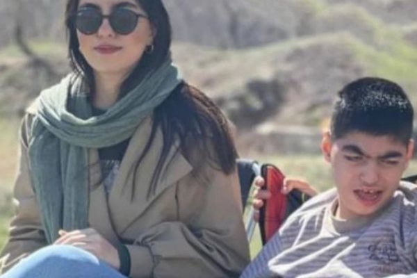 النظام الإيراني يهدد عائلة فتاة قتيلة ويمنعهم من التصريح للإعلام