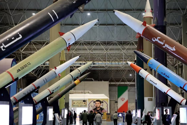 تقرير : الصين تساعد إيران بـ"مواد صناعية" بدلاً من صواريخ كاملة