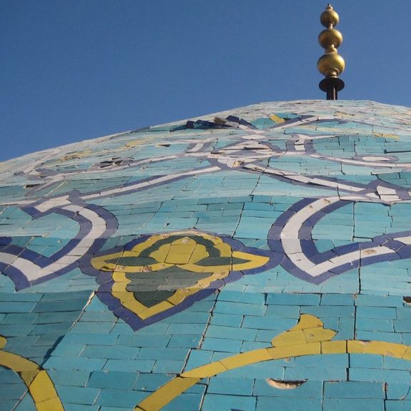 انتشار تصاویری از تغییر شکل و ایجاد ناهمواری در کاشیهای مسجد شاه اصفهان پس از مرمت