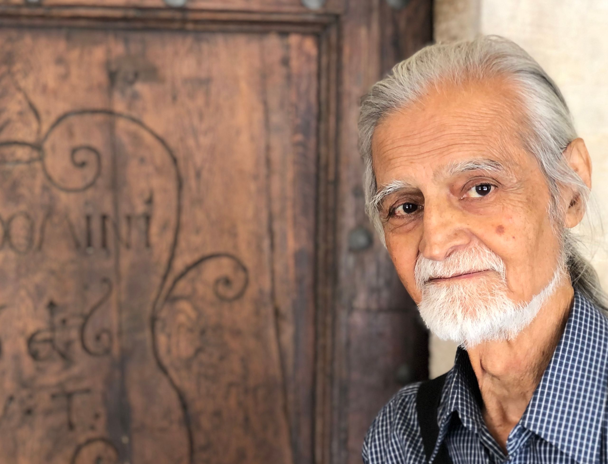 پرویز دوایی در پراگ- عکس از محمد عبدی