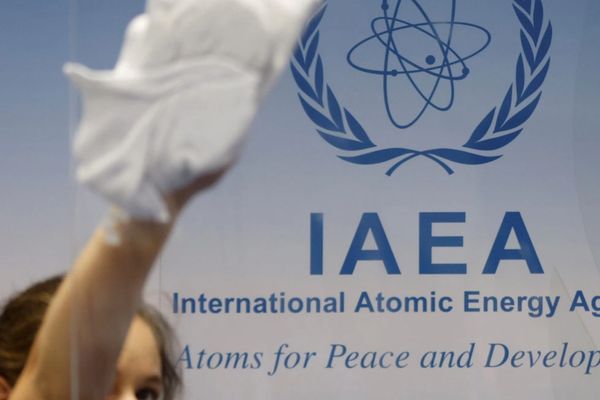 جمهوری اسلامی قطعنامه پیشنهادی ممنوعیت حمله به تاسیسات اتمی در آژانس را به تعویق انداخت