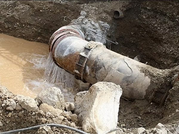 در پی بحران قطع آب، مدارس و ادارات یزد برای شنبه و یک‌شنبه تعطیل اعلام شدند