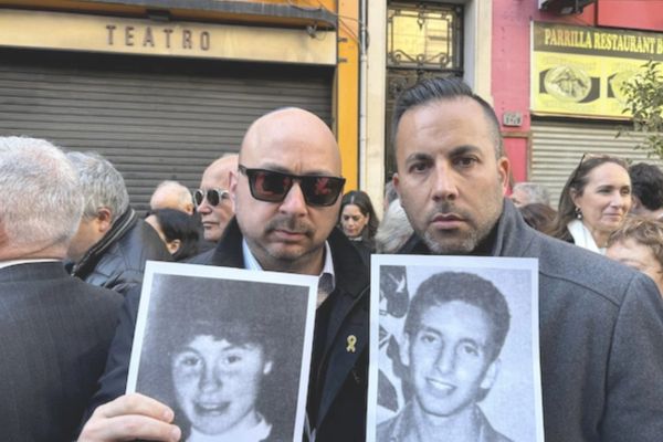 Argentina bombing rankles victims, stokes Iran wariness decades later