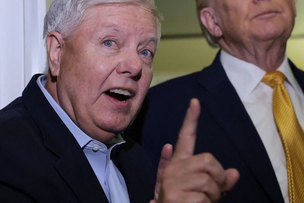 سناتور گراهام به خامنهای: اگر به کشتن مردم ادامه دهی، ترامپ تو را خواهد کشت