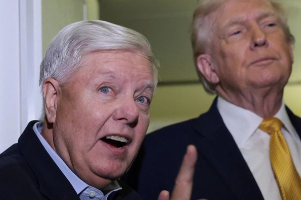 سناتور گراهام: مرگ بر حکومت آیتالله، شکوه را دوباره به ایران بازگردانیم