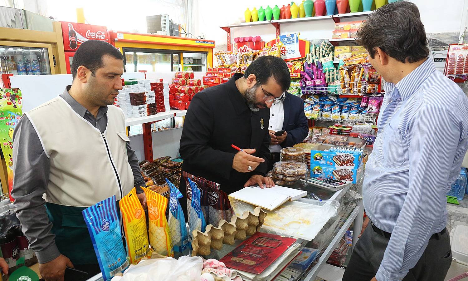‘Buy now, pay later’ culture spreads to Iran’s corner shops due to cash crunch